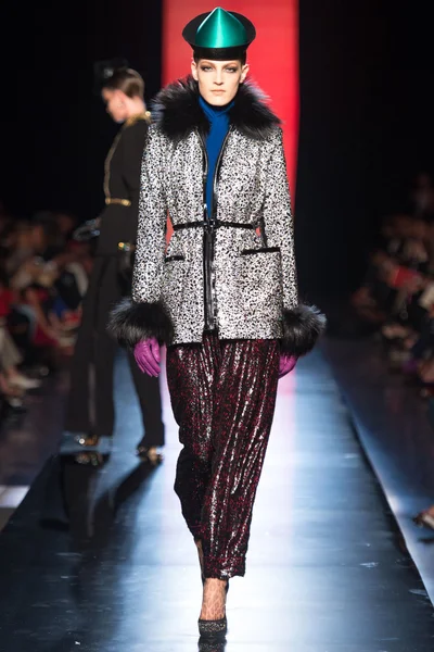 Look 27